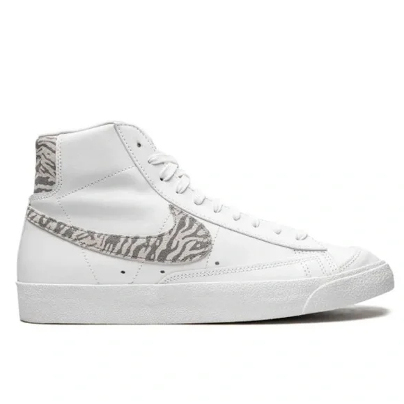 Nike Women’s Blazer Mid '77 Zebra Sneakers Size 8 - Picture 1 of 12